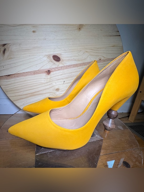 SCHUTZ Shoes - Yellow Pointed-Toe Women’s Pumps